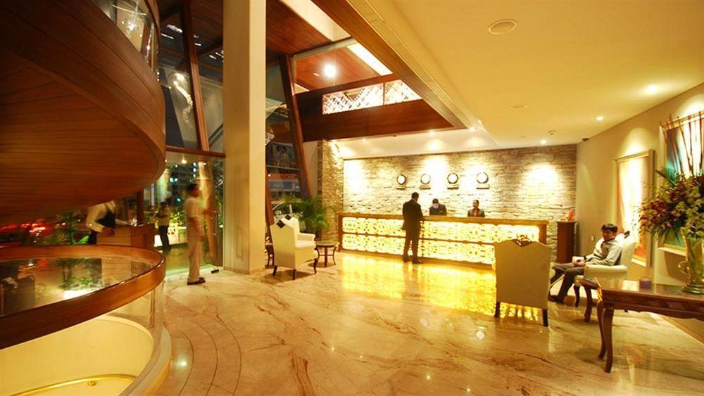 Sai Palace Hotel Bombay Exterior foto
