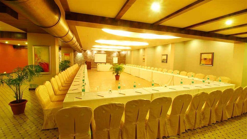 Sai Palace Hotel Bombay Exterior foto
