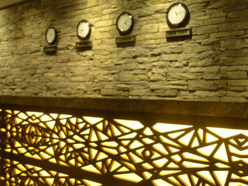 Sai Palace Hotel Bombay Exterior foto